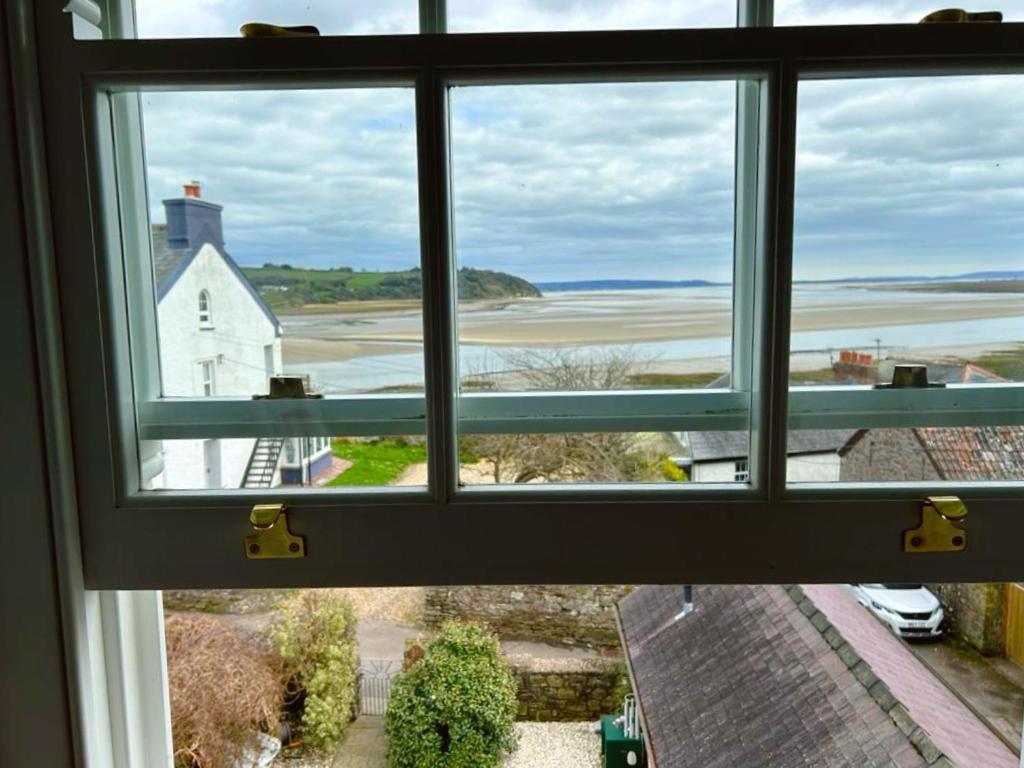 مبيت وإفطار لارن Dylan Thomas Sea View المظهر الخارجي الصورة